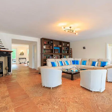 וילה Is A Spacious That S Designed To Impress