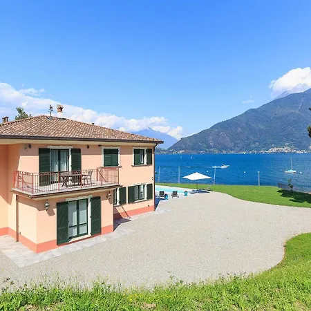 Is A Spacious That S Designed To Impress Pianello Del Lario