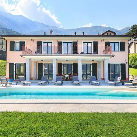 Is A Spacious That S Designed To Impress * Pianello Del Lario